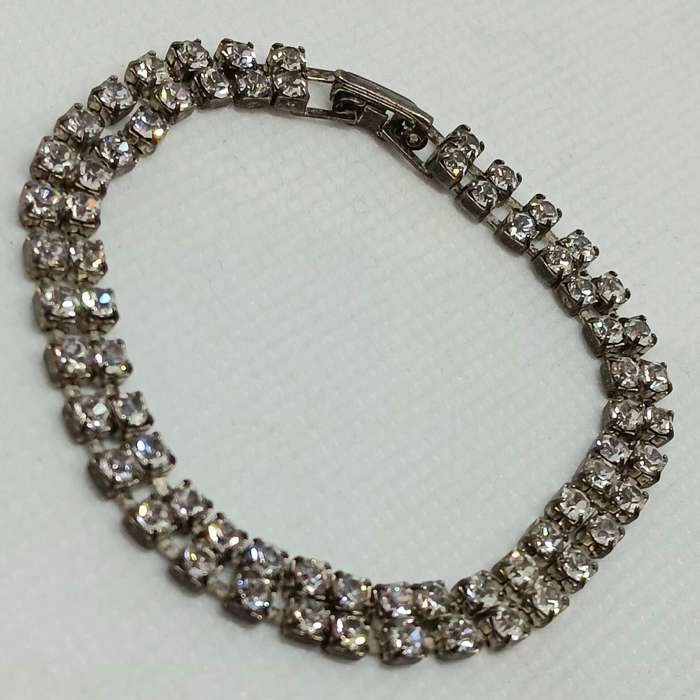Sold Review Elegant Vintage Silvertoned Rhinestone Bracelet